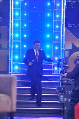 Este miércoles debutó el nuevo programa de Don Francisco en Canal 13, "Estamos invitados", en donde Jorge Zabaleta compartió con su abuela de 97 años, Doña Maruja, quien ha sido clave en la vida del galán de teleseries, si hasta vivió con él mientras estuvo separado. El estelar también tuvo otras sorpresas e invitados como Gabriel Boric y Amaro Gómez-Pablos. ¡Revisa las imágenes!