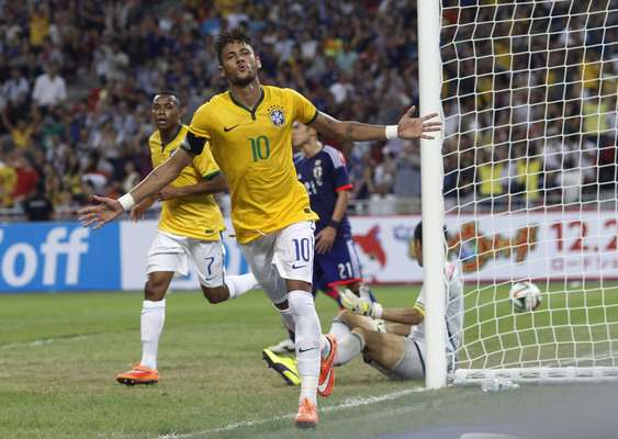Neymar marcou 4 gols contra o Japão