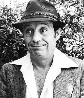 A semana termina mais triste para os fãs de Chaves. Conhecido em quase toda a América Latina como Chespirito, o Chaves, Roberto Gomez Bolaños morreu nesta sexta-feira (28), aos 85 anos