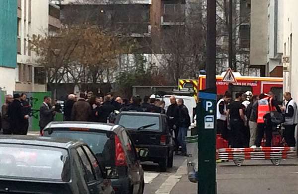 A revista satírica "Charlie Hebdo", que foi ameaçada no passado por ter publicado caricaturas de Maomé, foi alvo nesta quarta-feira em Paris de um ataque