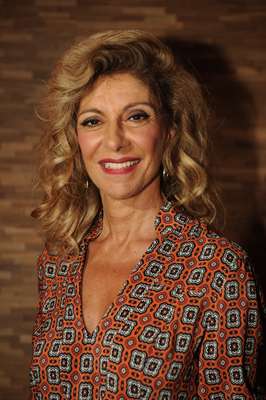 O médio com camadas leves adotado por Marília é uma opção que ajuda a rejuvenescer o visual