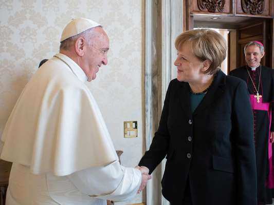 21 de fevereiro de 2015 - Papa Francisco encontra a chanceler alemã Angela Merkel, no Vaticano