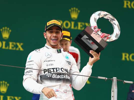 Hamilton ganhou segunda prova no ano e lidera Mundial de Pilotos