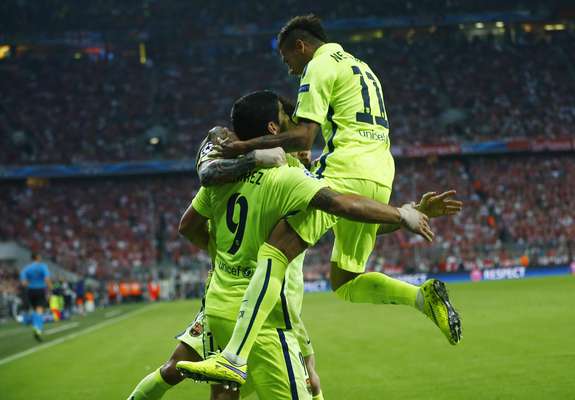 Gols do Barça no primeiro tempo foram um banho de água fria para o Bayern