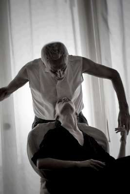 Radicados no Brasil, os artistas argentinos se encontram para dançar um tango contemporâneo
