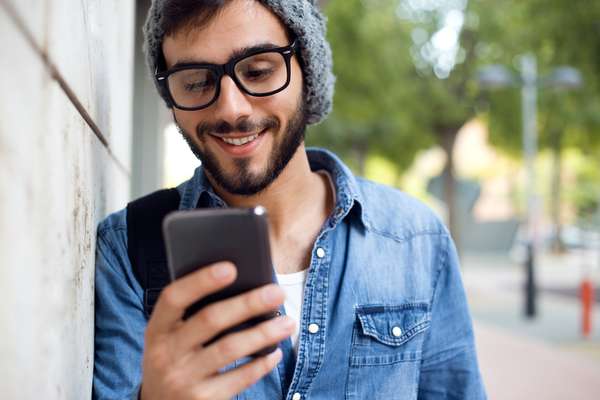 O aplicativo BroApp busca “refrescar” a memória masculina, ajudando o usuário a agendar mensagens de texto automáticas para serem enviadas durante o dia