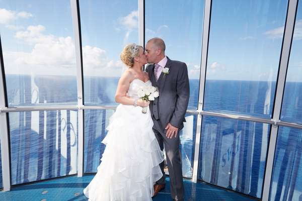 Casal britânico foi o primeiro a casar a bordo do Quantum of the Seas