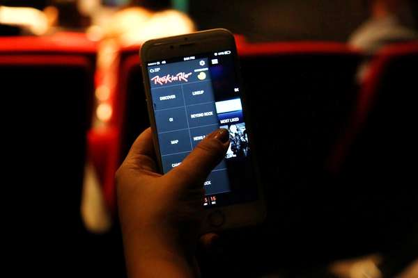 Baixe grátis o aplicativo do Rock in Rio em seu celular - Além de ter todas as informações, você pode montar sua própria agenda, de acordo com seu gosto e, assim, conciliar os horários