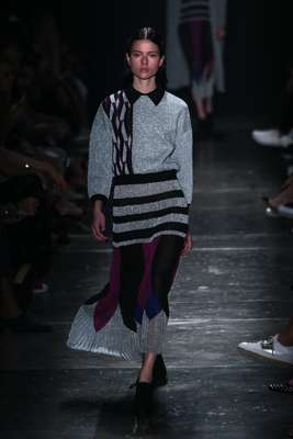 GIG aposta em estilo anos 90 com cores quentes e tropicais no SPFW Inverno 2016