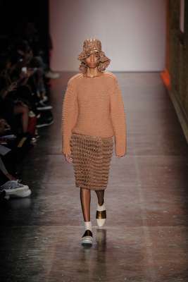 Em seu 5º dia, o São Paulo Fashion Week exibe a coleção de Fernanda Yamamoto para o inverno de 2016