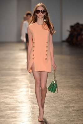 Lorena Maraschi no desfile da Animale