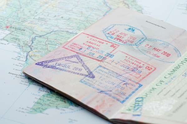 Leve uma cópia do passaporte - Estar com o passaporte original em dia é necessário e importante para um cruzeiro internacional, mas é bom ter uma cópia. Ela pode ser usada para evitar a perda do original, ou justamente caso algo ocorra com ele. Leve ainda outros documentos com foto, como a carteira de motorista ou identidade
