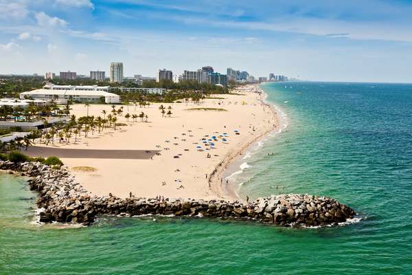 Restrito a casais adultos, o Bliss Cruise a bordo do Celebrity Silhoutte tem capacidade para 3 mil pessoas e parte de Fort Lauderdale, na Flórida