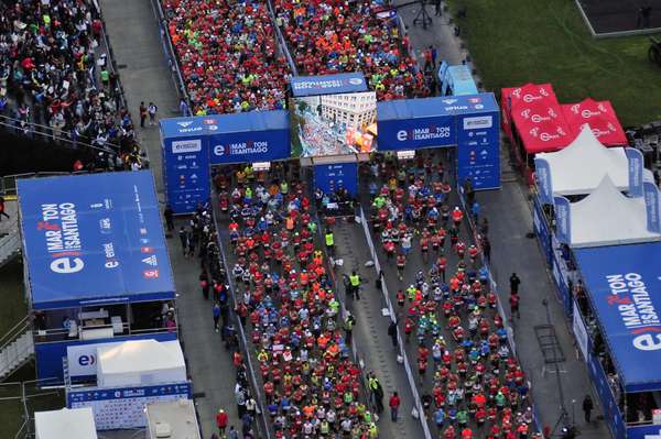 El atleta de Kenia, Víctor Kipchirchir se proclamó como el ganador del Maratón de Santiago 2016 con un crono de 2 horas, 11 minutos y 01 segundos, lo que es todo un récord para la competencia. El atleta africano batió el registro por 43 segundos que ostentaba su compatriota Julius Keter desde el año 2013.