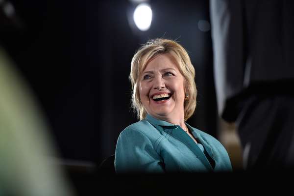 Hillary Clinton: la candidata a la presidencia de Estados Unidos se ha hecho algunas correcciones en su rostro y renovó la sonrisa, la cual ahora luce más blanca y armoniosa.