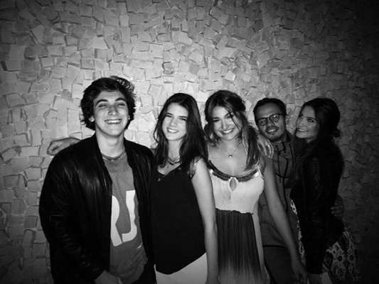 Sasha Meneghel, prestes a embarcar para os EUA, se reúne com amigos em foto postada nesta quarta-feira, dia 10 de agosto de 2016
