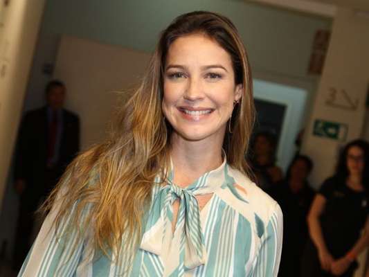 Após a separação de Pedro Scooby, Luana Piovani vai passar uma temporada em São Paulo, no apartamento que tem na capital paulista, com os gêmeos, Bem e Liz, de 11 meses