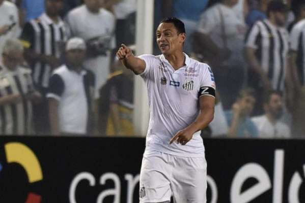 Ricardo Oliveira tem 298 gols na carreira