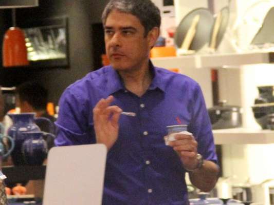 William Bonner foi clicado no shopping Village Mall, no Rio de Janeiro, neste domingo, 4 de setembro de 2016