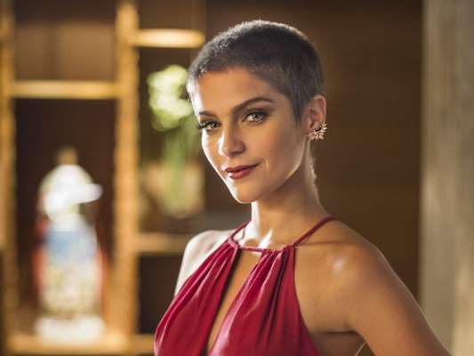 Isabella Santoni, de 'A Lei do Amor', falou sobre a mudança de hábitos alimentares para ser uma magra saudável