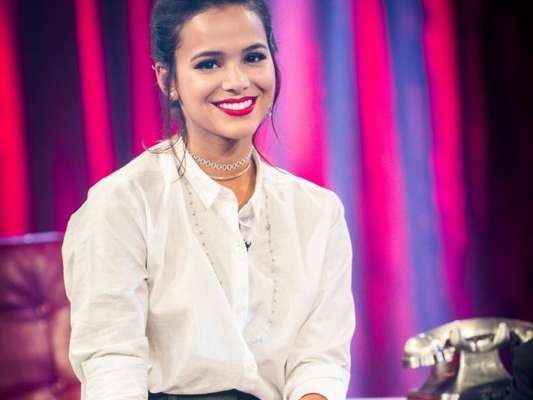 Bruna Marquezine viajou para o Líbano, onde vai visitar ONGs que atuam com refugiados
