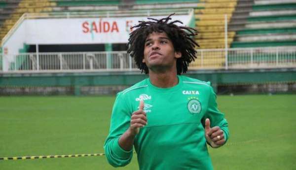 William Barbio, atacante que pertence ao Vasco e estava emprestado, já jogou pela Chapecoense e poderia voltar