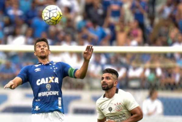 Corinthians e Cruzeiro se enfrentaram neste domingo, no Mineirão