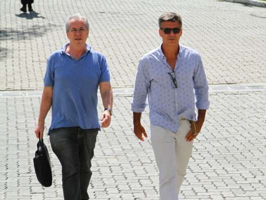 Leonardo Vieira vai à delegacia prestar queixa após ataques homofóbicos nesta segunda-feira, dia 09 de janeiro de 2017