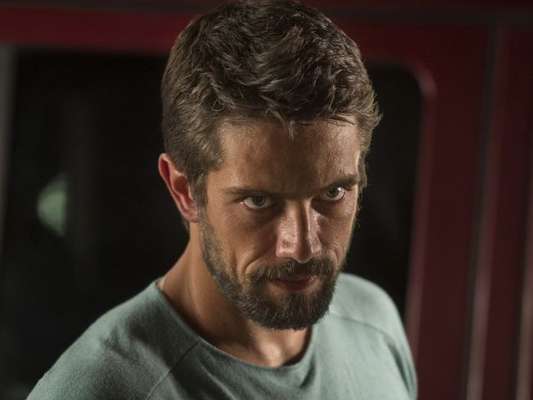 Cesar (Rafael Cardoso) fica furioso ao saber que Mario (Bruno Gagliasso) sobreviveu ao sequestro e tentativa de assassinato, na novela 'Sol Nascente', a partir de 17 de janeiro de 2017