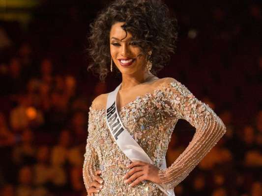 A Miss Brasil, Raissa Santana, é uma forte candidata no concurso. Segunda miss negra no Brasil, com 1,77m de altura, a modelo tem 21 anos e disputa o título neste domingo, 29 de janeiro de 2017