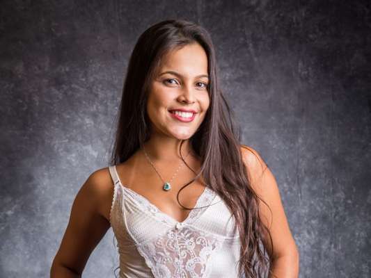 No 'BBB17', Emilly disse ter sofrido assédio sexual de ex-chefe