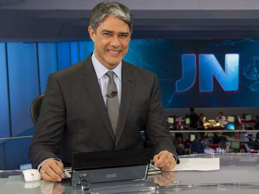 William Bonner dá sinal de despedida da web e causa comoção nas redes sociais nesta terça-feira, dia 31 de janeiro de 2017