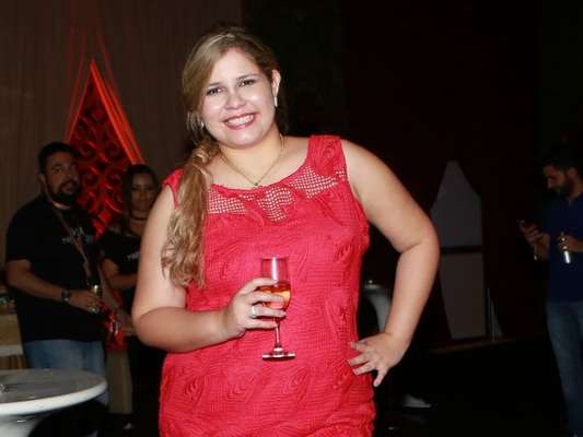 Marília Mendonça vai colocar um balão gástrico para emagrecer, confirmou a assessoria da cantora ao Purepeople nesta quinta-feira, 9 de fevereiro de 2017