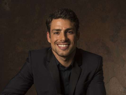 Cauã Reymond pede para sair de novela de Walcyr Carrasco por trabalhos no cinema, indica colunista Flávio Ricco nesta segunda-feira, dia 13 de fevereiro de 2017