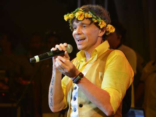 Netinho chora ao falar sobre retorno ao Carnaval em entrevista ao 'Vídeo Show' nesta quinta-feira, dia 16 de fevereiro de 2017