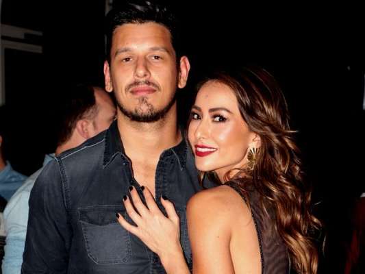 João Vicente de Castro nega saia-justa com Sabrina Sato em baile: 'Não teve provocação'