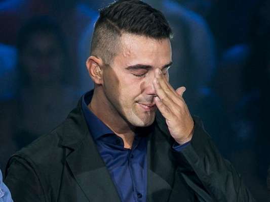André Marques não segurou a emoção e caiu no choro durante o 'The Voice Kids', no dia 19 de fevereiro de 2017