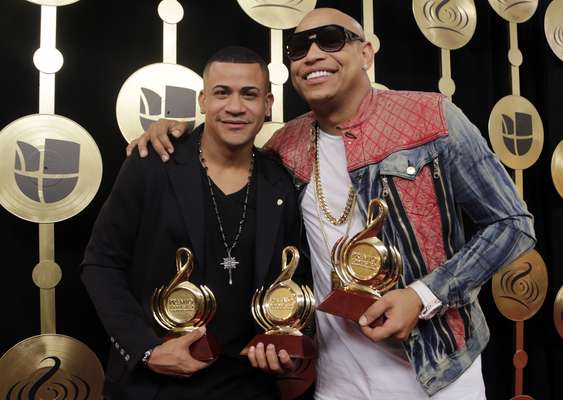 Gente de Zona arrasó con tres premios.