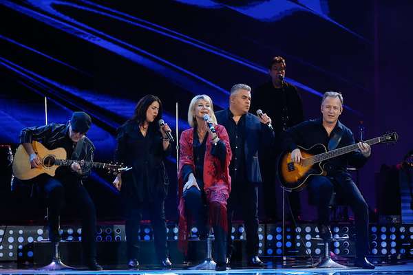 Olivia Newton John ,durante la cuarta noche de la 58º del Festival Internacional de la Canción de Viña del Mar 2017.