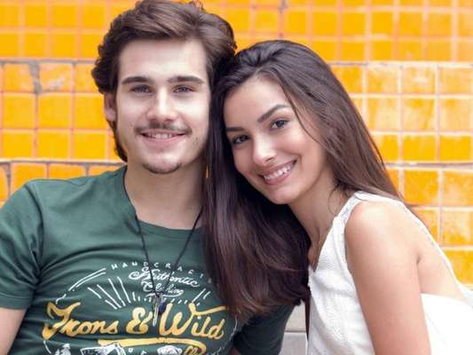 Yasmin (Marina Moschen) enfrenta a fúria da mãe e de Léo (Rafael Vitti) para ficar com Zac (Nicolas Prattes), na novela 'Rock Story', a partir de 6 de março de 2017
