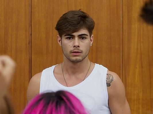 Léo (Rafael Vitti) Manu (Antonia Morais) na novela 'Rock Story'