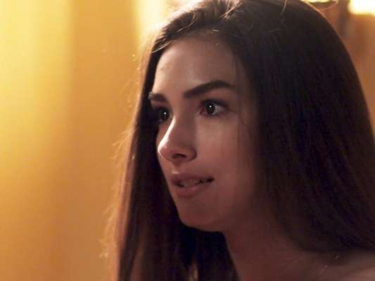 Léo (Rafael Vitti) arma e Yasmin (Marina Moschen) acredita que Zac (Nicolas Prattes) tem uma amante, na novela 'Rock Story', a partir de 23 de março de 2017