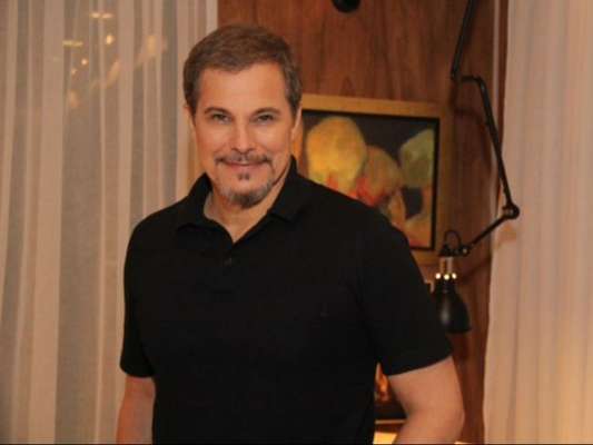 Edson Celulari comemorou sua volta à TV em 'A Força do Querer' nesta terça-feira, 14 de março de 2017, após vencer câncer