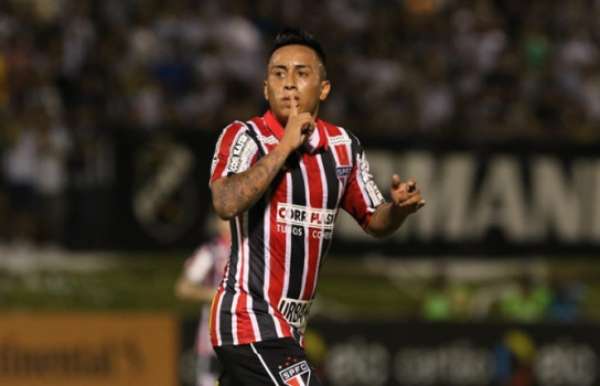Cueva tem seis gols em 12 partidas na temporada