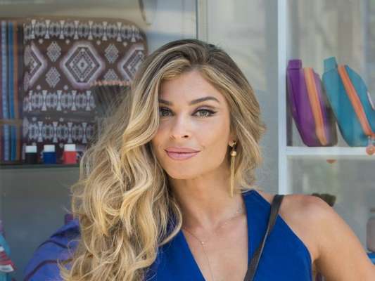Luciane (Grazi Massafera) deixa Hércules (Danilo Grangheia), rejeita pedido de casamento de Venturini (Otávio Augusto) e se interessa por Robinson (Gabriel Chadan), na reta final da novela 'A Lei do Amor', em cenas previstas para irem ao ar a partir de 23 de março de 2017