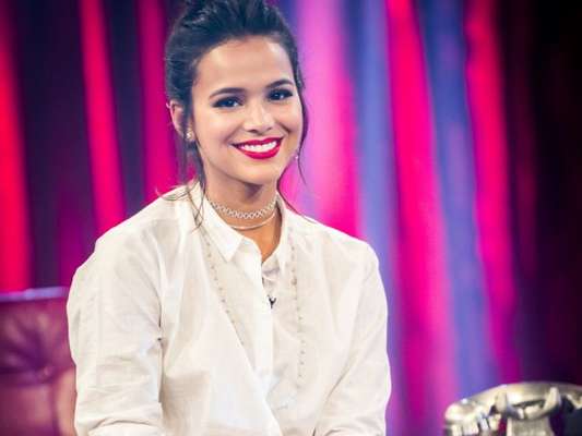 Bruna Marquezine pediu licença na Globo para descansar a imagem e estudar fora do Brasil