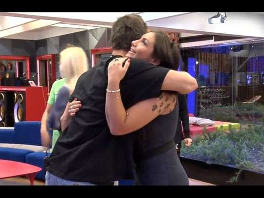 Elettra Lamborghini deixou o 'BBB17' e voltou para o 'Gran Hermano'