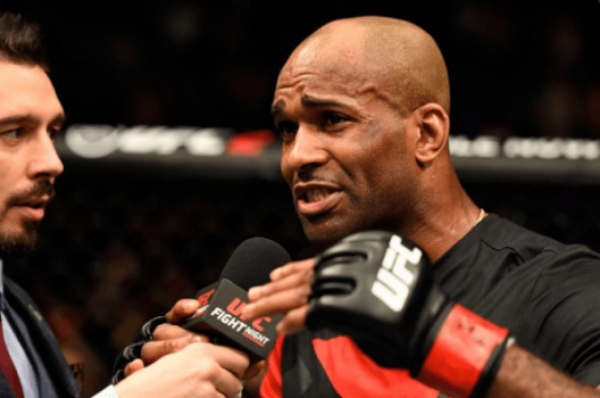 Jimi Manuwa comemora vitória no UFC Fight Night Londres