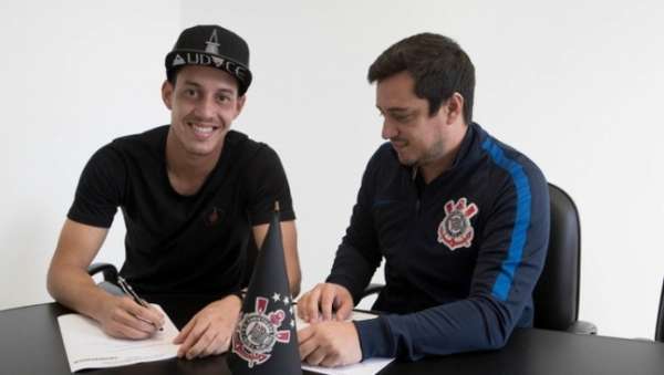 O Corinthians anunciou oficialmente a renovação de Rodriguinho até 2019