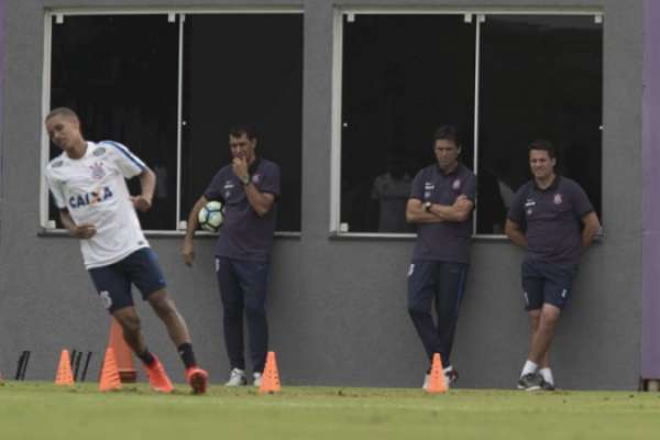 Pedrinho será titular do Corinthians diante do Red Bull, quinta